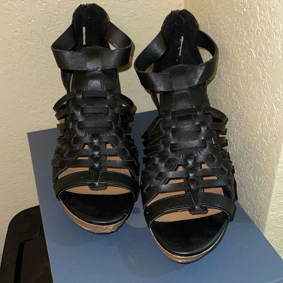 Black women’s wedges - Picture 1 of 6